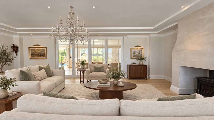5 Bedroom Property for Sale in Sir Lowrys Pass Village Western Cape
